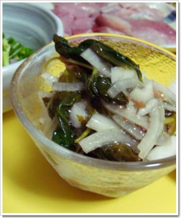 モロヘイヤとタマネギの梅あえ