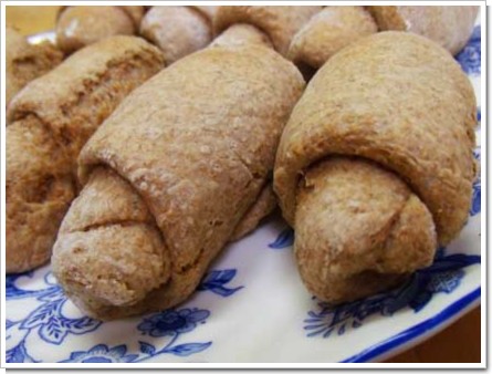 全粒粉バターロール焼き上がり